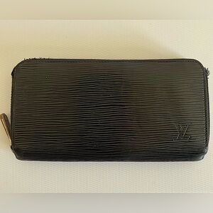 Louis Vuitton Black Epi Zippy Wallet